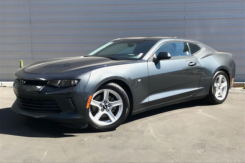 Pre-Owned 2018 Chevrolet Camaro 1LT RWD 2D Coupe