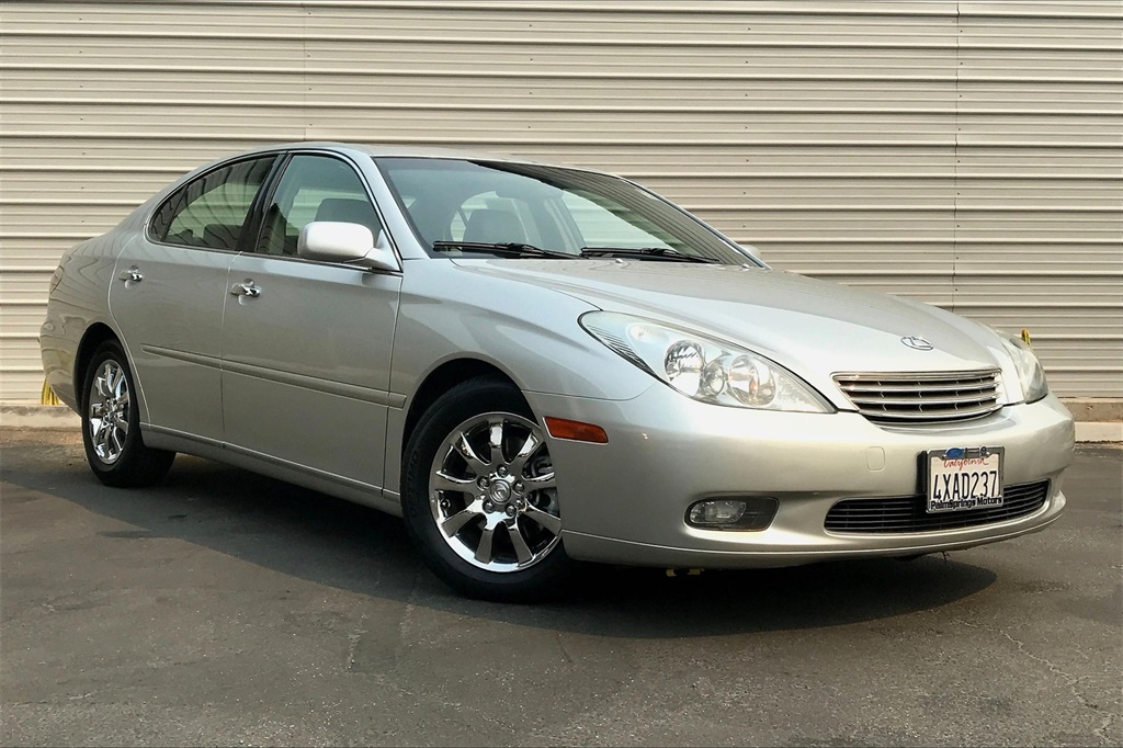 Pre-Owned 2002 Lexus ES 300 FWD 4D Sedan